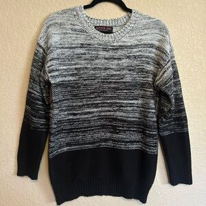 Gray to Black Fading Sweater Women’s Medium